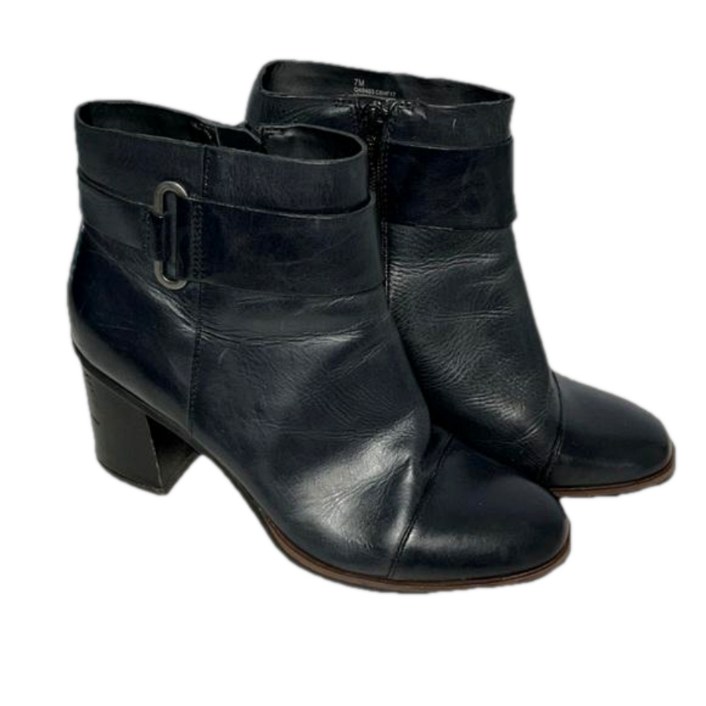 Korks Black Leather Ankle Boots